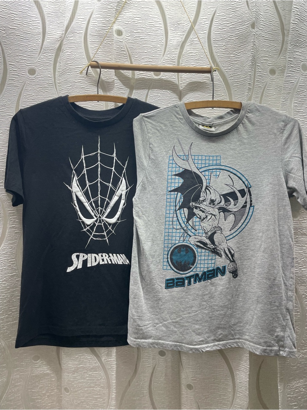 Marvel DC Comics Superhero T-Shirt Bundle Kids XL 14-16 Black Gray Good Graphic